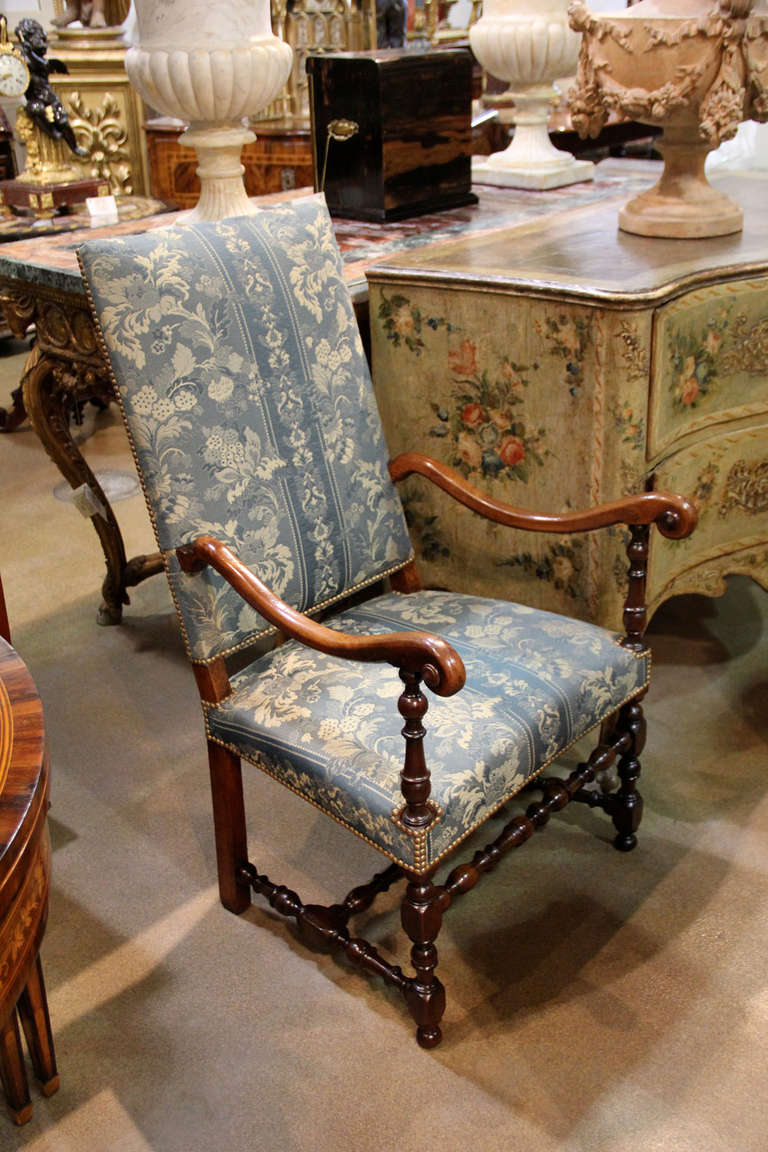 A Pair of Early 18th c. French Walnut Louis XIV Fauteil Armchairs 1