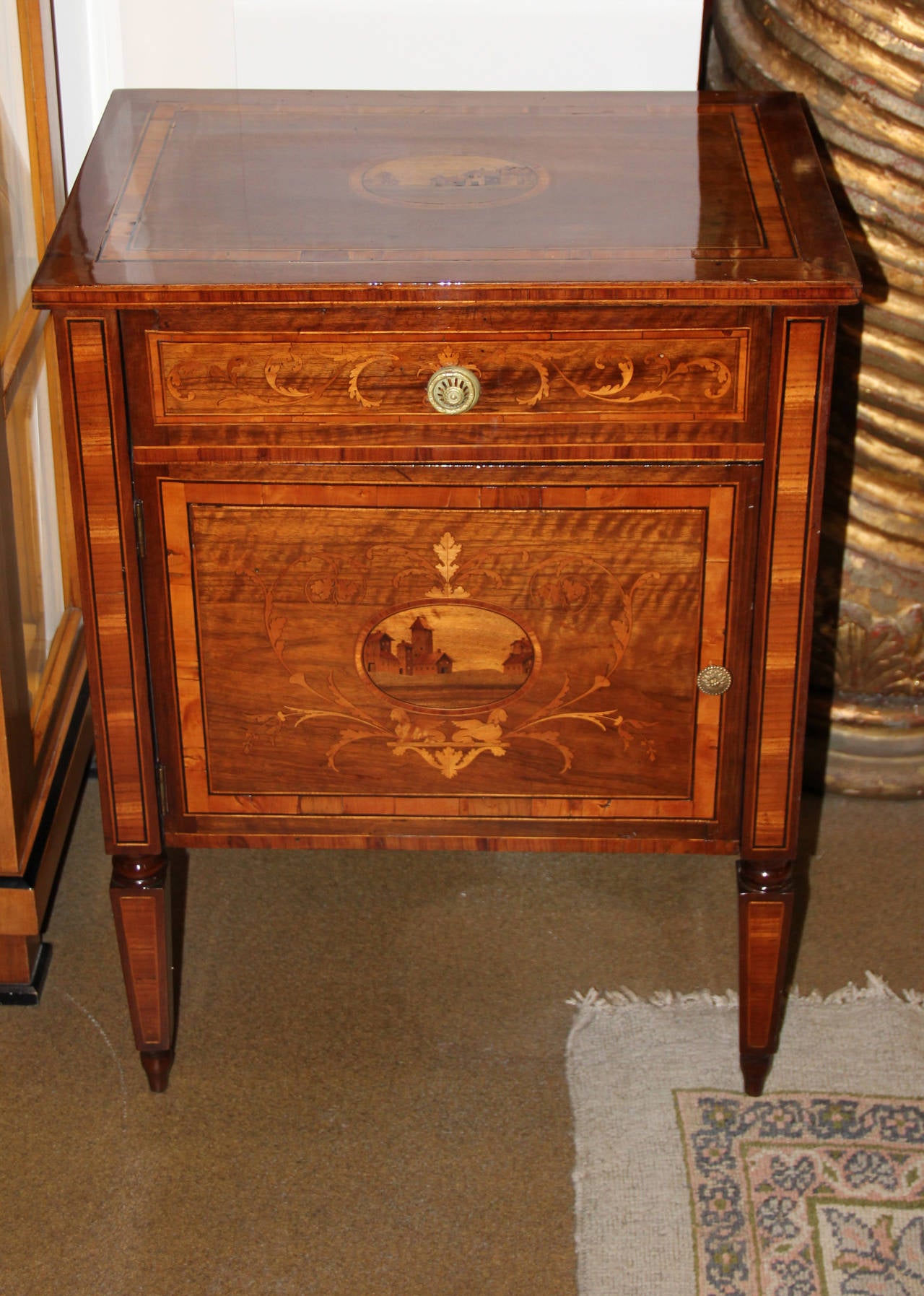 Pair of 18th Century Italian Louis XVI Marquetry Bedside Commodini For Sale 3