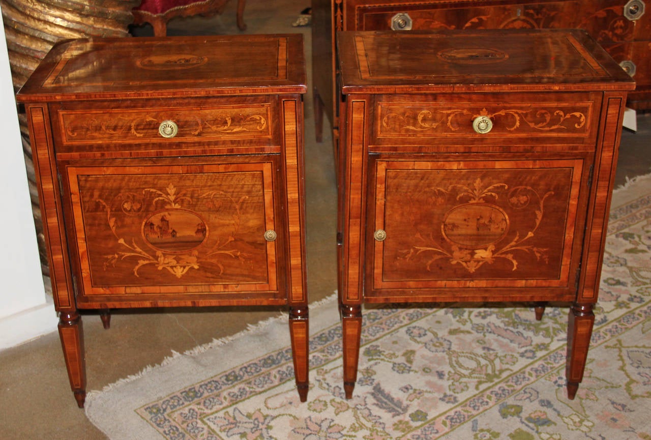 Pair of 18th Century Italian Louis XVI Marquetry Bedside Commodini For Sale 5