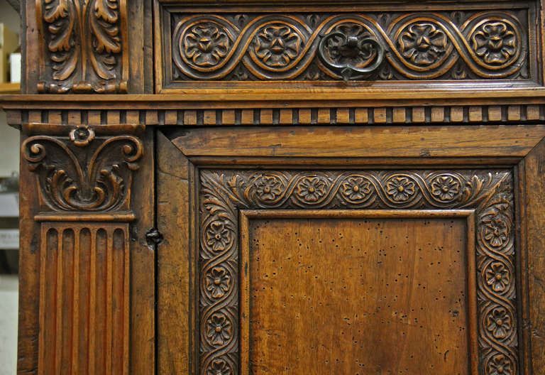 18th Century and Earlier Early 18th Century Tuscan Walnut Credenza For Sale