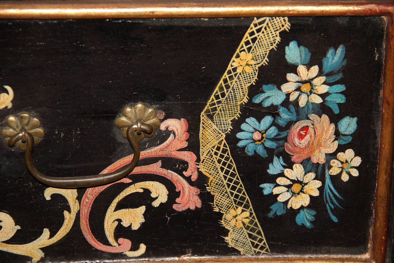 18th Century Venetian Rococo Chinoiserie Polychrome Cassetone Piccolo, Lowboy For Sale 2