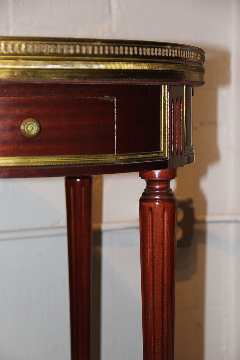 Pair of 19th Century French Mahogany Bouillotte Tables For Sale 1