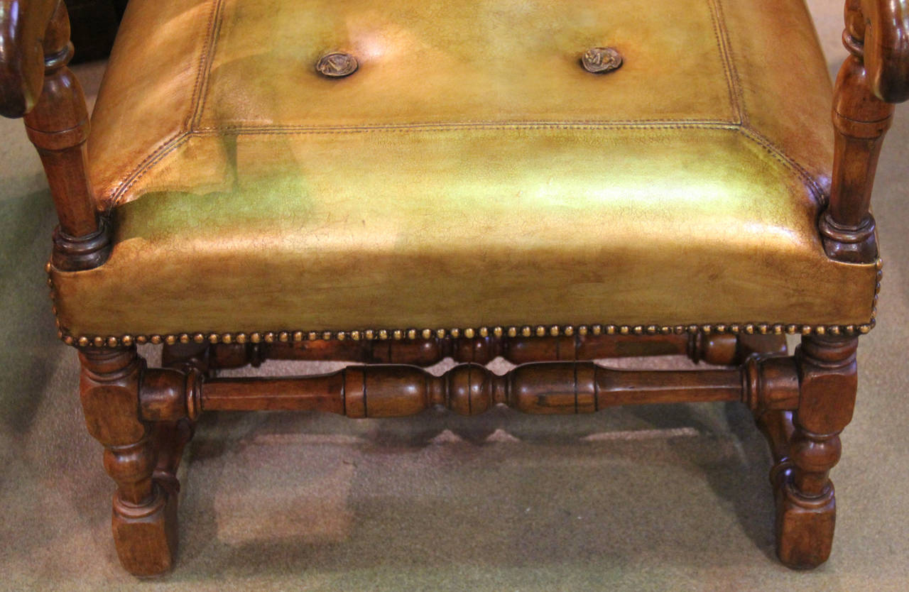 18th Century Italian Walnut Fauteuil Armchair For Sale 2