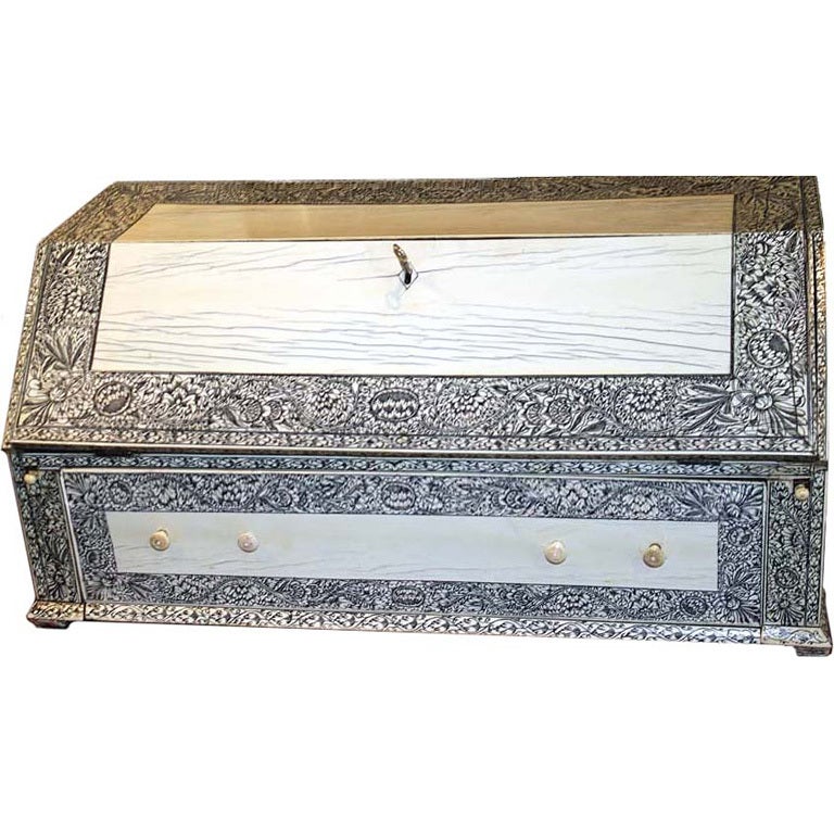 19th Century Anglo-Indian Lac-Engraved Bone Tabletop Accessory Box For Sale