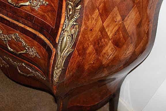 Rosewood 18th Century Italian Rococo Marquetry Bombé Chest of Drawers For Sale
