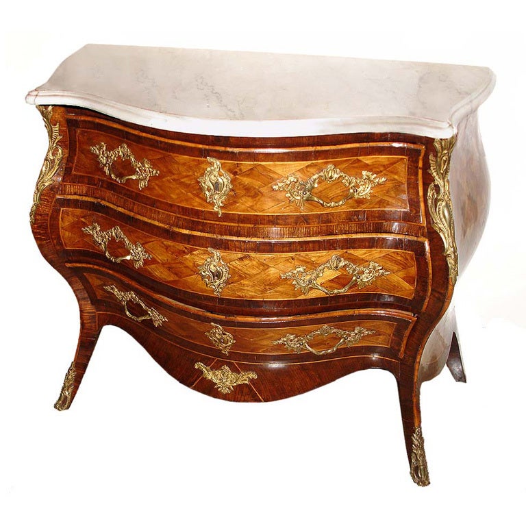 18th Century Italian Rococo Marquetry Bombé Chest of Drawers For Sale