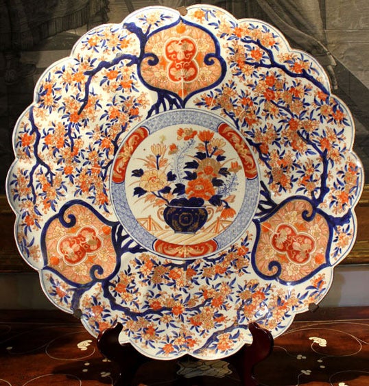 Monumental Pair of Late 19th Century Japanese Imari Chargers For Sale 6