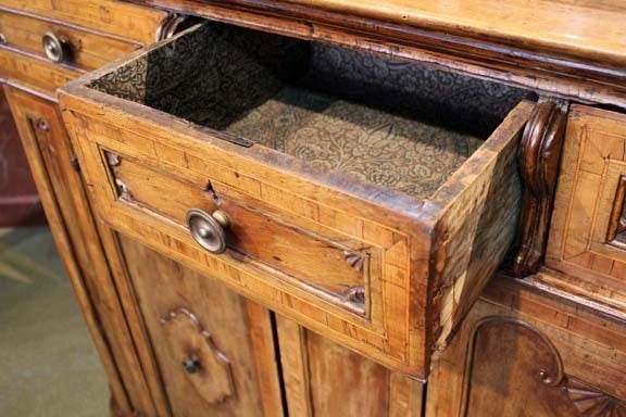 18th Century Baroque Tuscan Walnut Credenza In Excellent Condition For Sale In San Francisco, CA