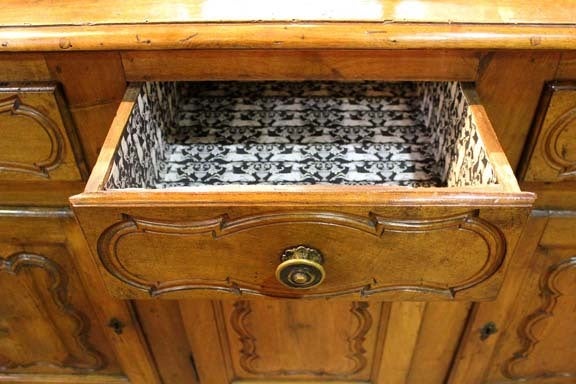 18th Century Northern Italian Walnut Credenza For Sale 2