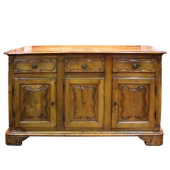 18th Century Northern Italian Walnut Credenza 1