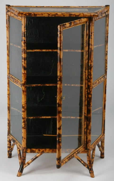 Early 20th Century English Bamboo Curio Cabinet For Sale 1