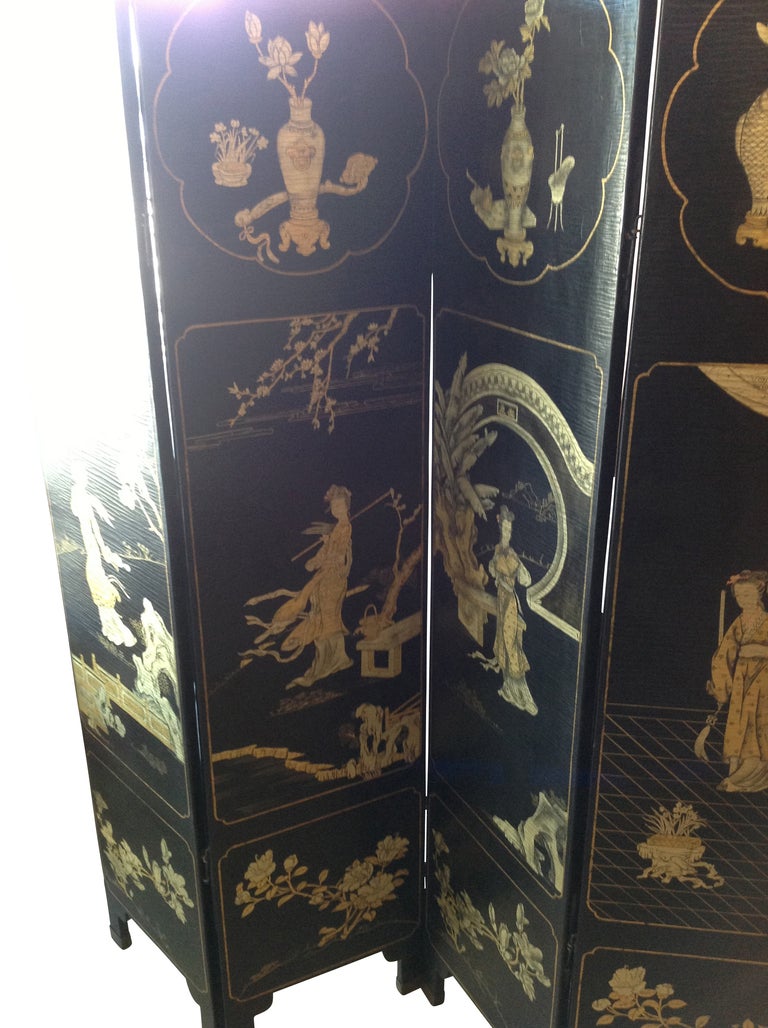 Four Panel Folding Screen, Chinese Blk with Gold Design, Mid 20th Century In Good Condition For Sale In West Palm Beach, FL