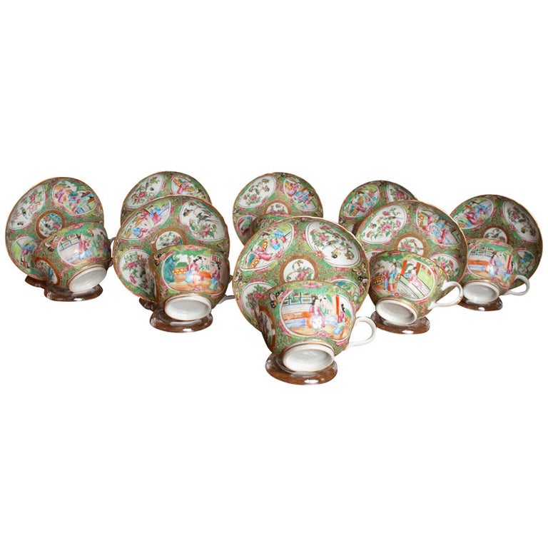Set 8 Chinese Porcelain Rose Mandarin Cups and Saucers, 19th Century For Sale