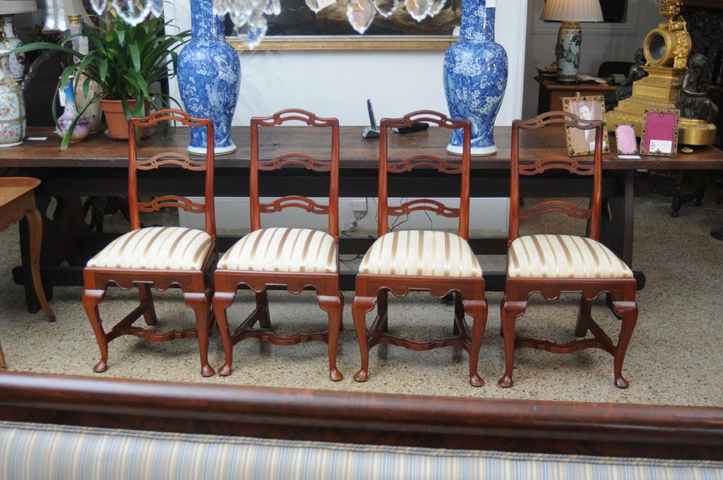 Pair of American Mahogany Side, Pull Up  Chairs, 19th century, WILL SPLIT In Good Condition For Sale In West Palm Beach, FL