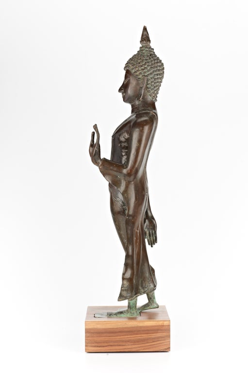Bronze A Sukhotai-style bronze figure of Buddha For Sale