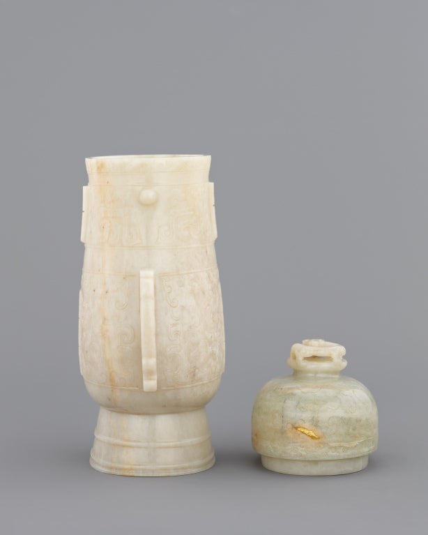 An archaistic jade vase and cover 3