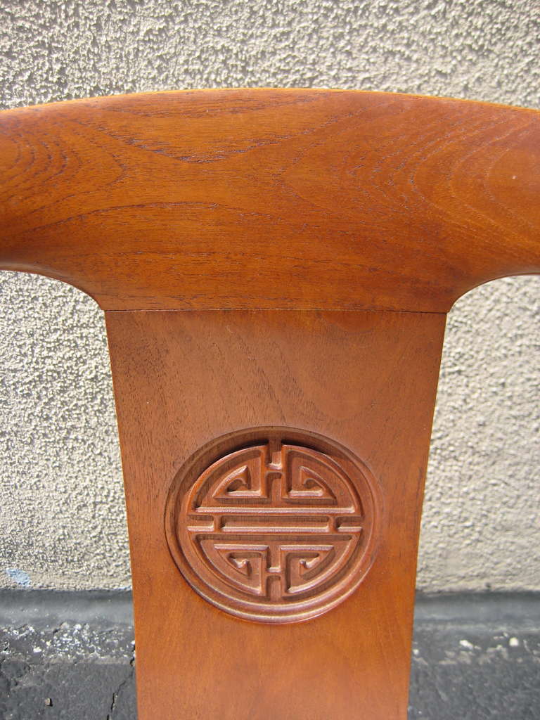 Paire de chaises chinoises en teck du milieu du siècle dernier 2
