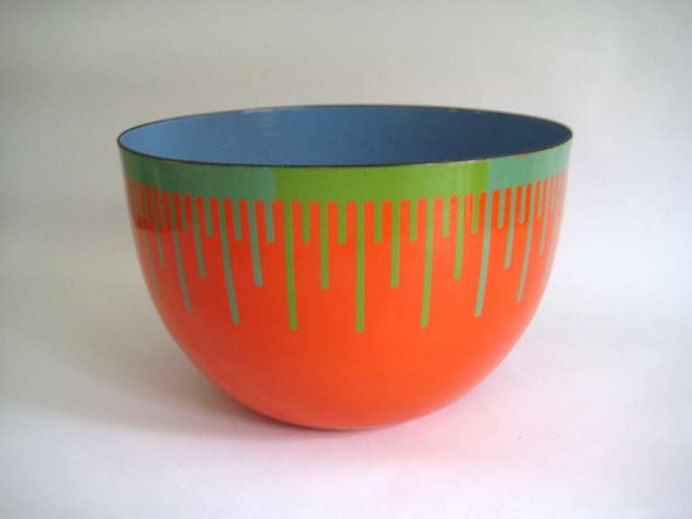 Rare Op Art enamel bowl. Limited production for the Hirshhorn Museum in Washington DC in 1976 by Richard Anuszkiewicz.