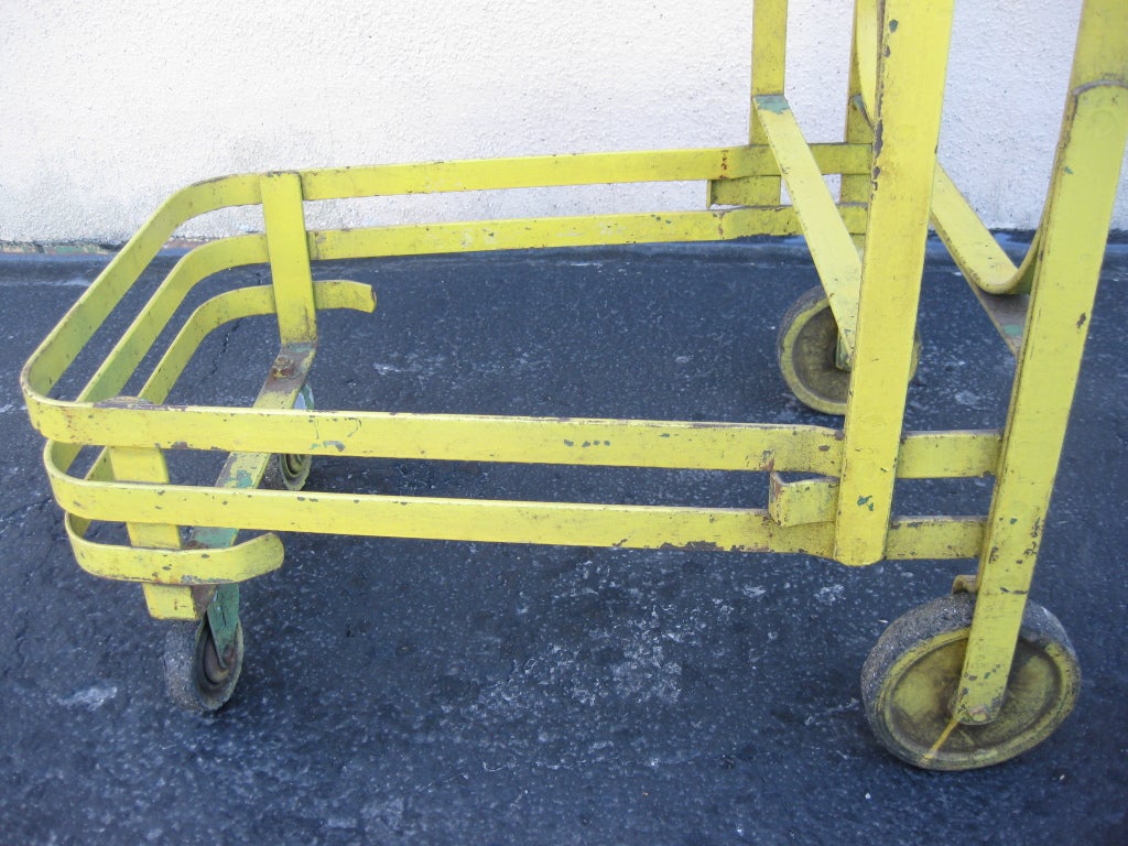 Early 20th Century Industrial Steel Grocery Shopping Rolling Cart For Sale 3