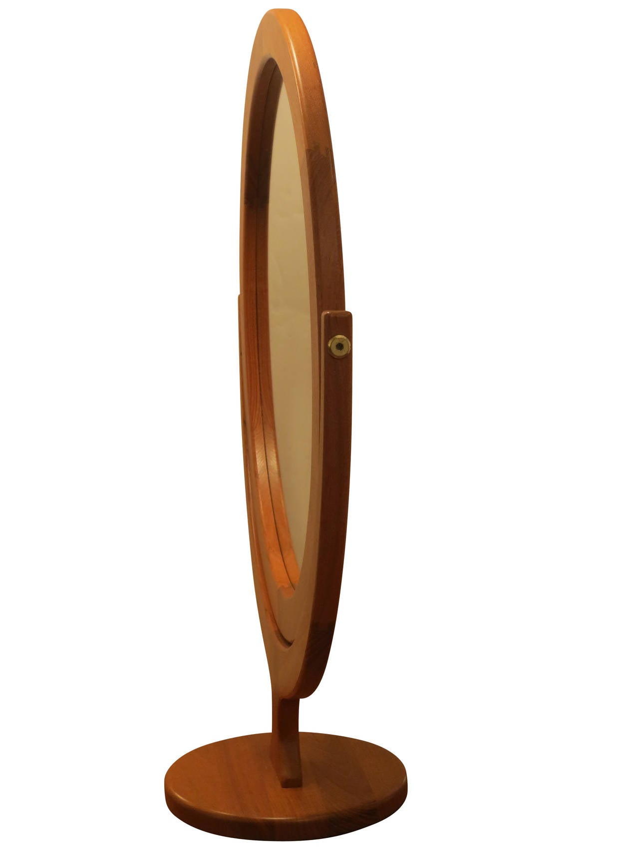 Beautifully proportioned, stylishly simple mirror on stand.