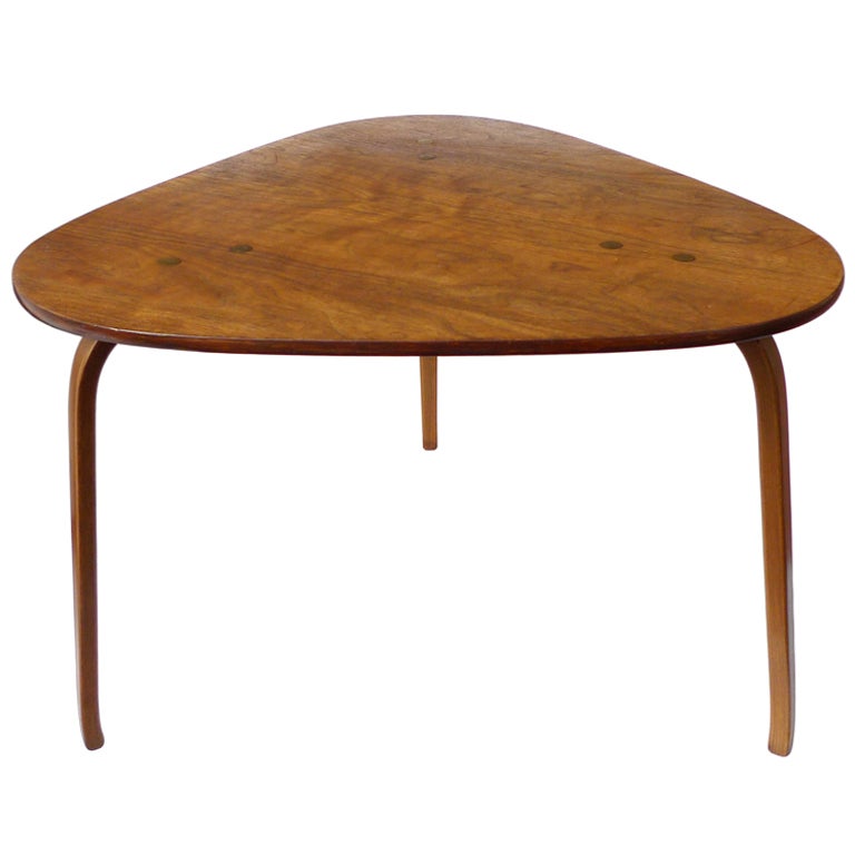 Three Corner Dux Table