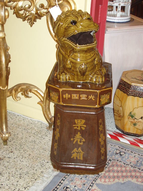 Foo Dog cantainers