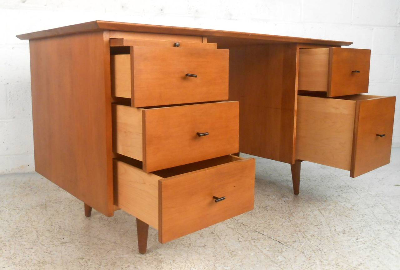 Mid-20th Century Mid-Century Modern Paul McCobb Desk