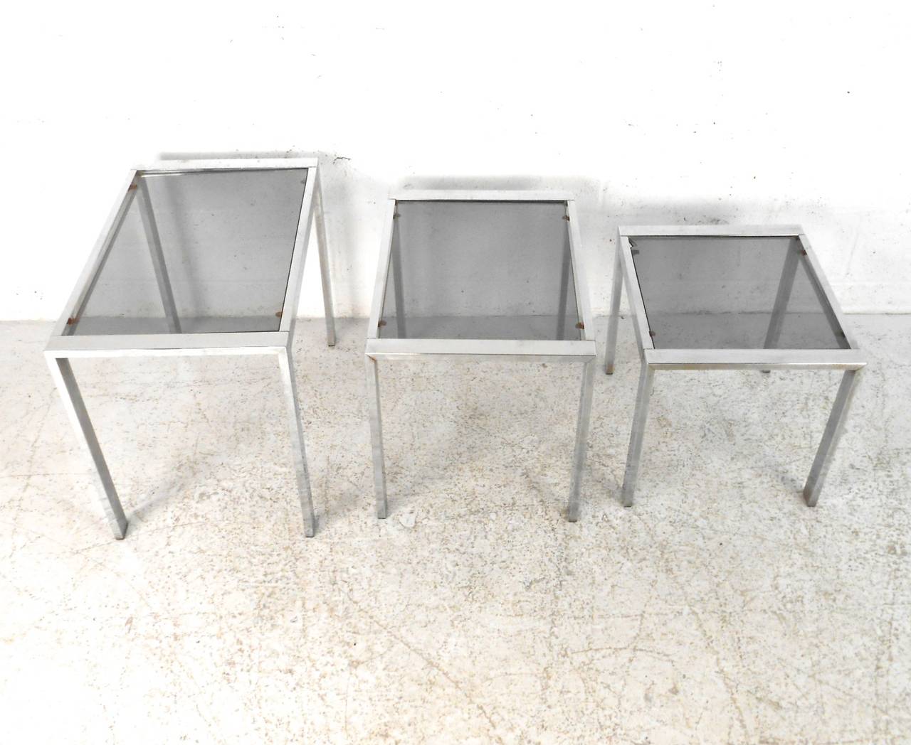 Set of Mid-Century Modern Chrome and Smoked Glass Nesting Tables For Sale 2