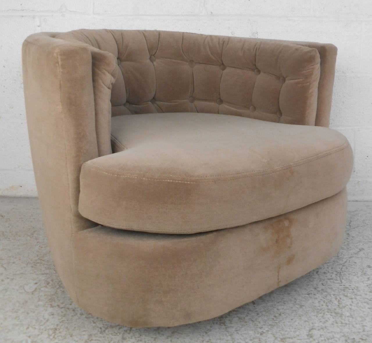 MidCentury Modern Milo Baughman Style Barrel Back Swivel Lounge Chair