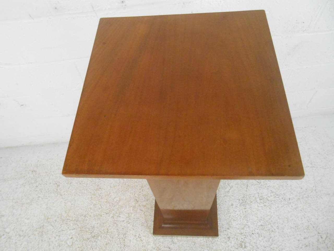 Mid-Century Modern Pedestal with Decorative Inlay In Good Condition In Brooklyn, NY