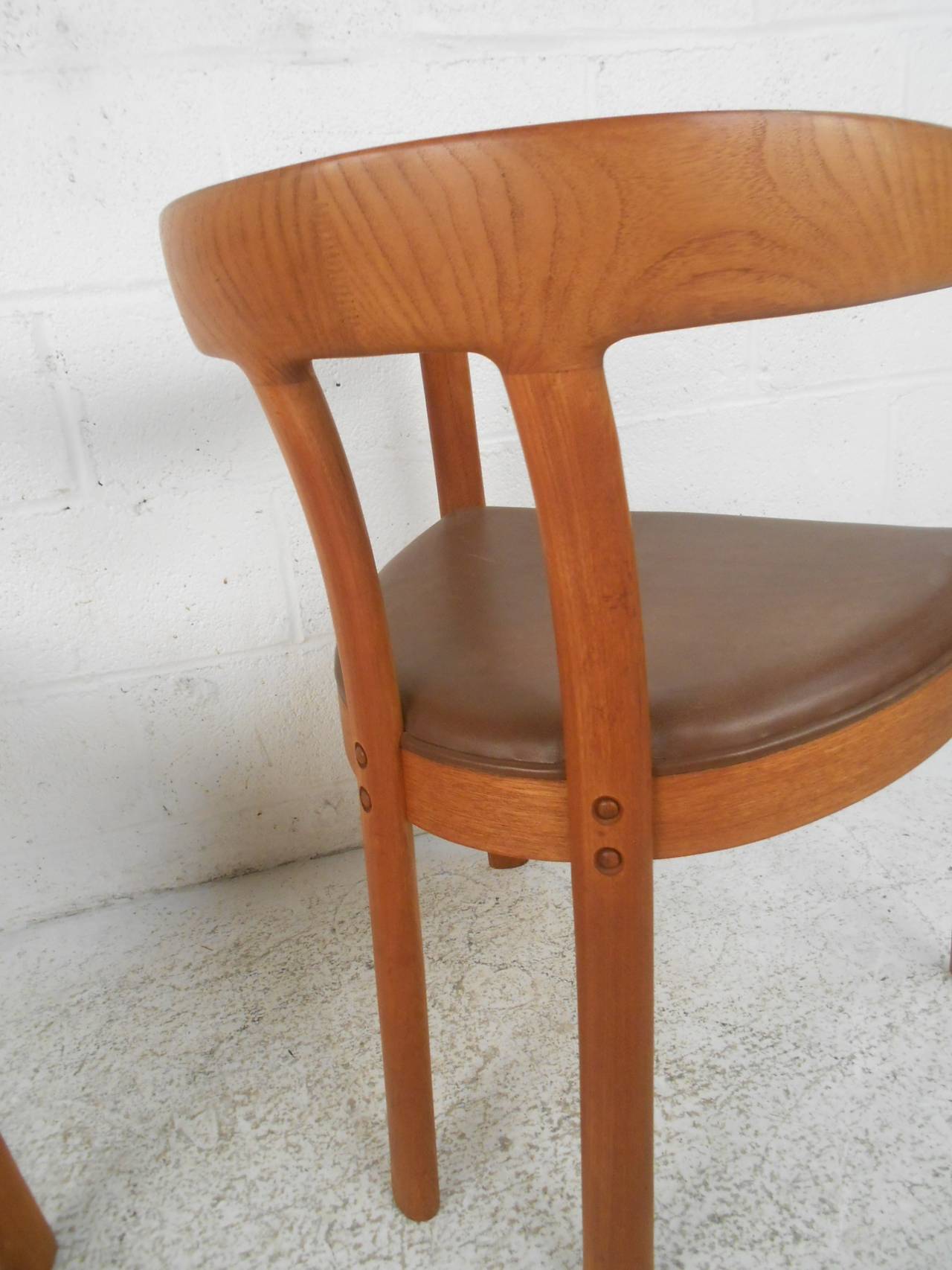 Outstanding Mid-Century Barrel Back Chairs by L. Olsen & Son, Denmark In Excellent Condition In Brooklyn, NY