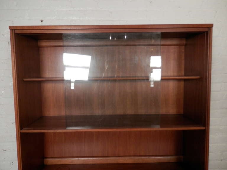 Mid-Century Modern Wonderful Motif Series Mid-Century Hutch By Thomasville