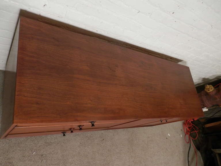 Wonderful Motif Series Mid-Century Credenza By Thomasville In Excellent Condition In Brooklyn, NY