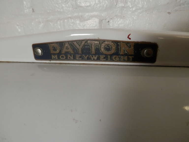 20ième siècle Échelle de magasin d'antiquités par Dayton