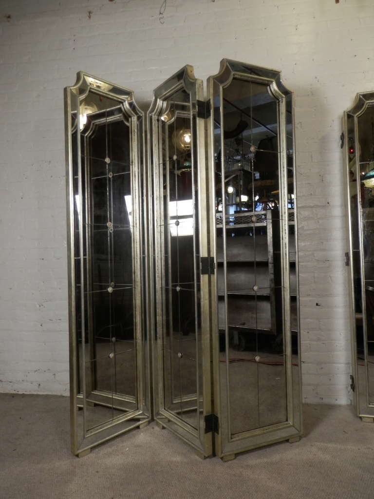 Hollywood Regency Style Three Panel Mirrored Screen In Good Condition In Brooklyn, NY