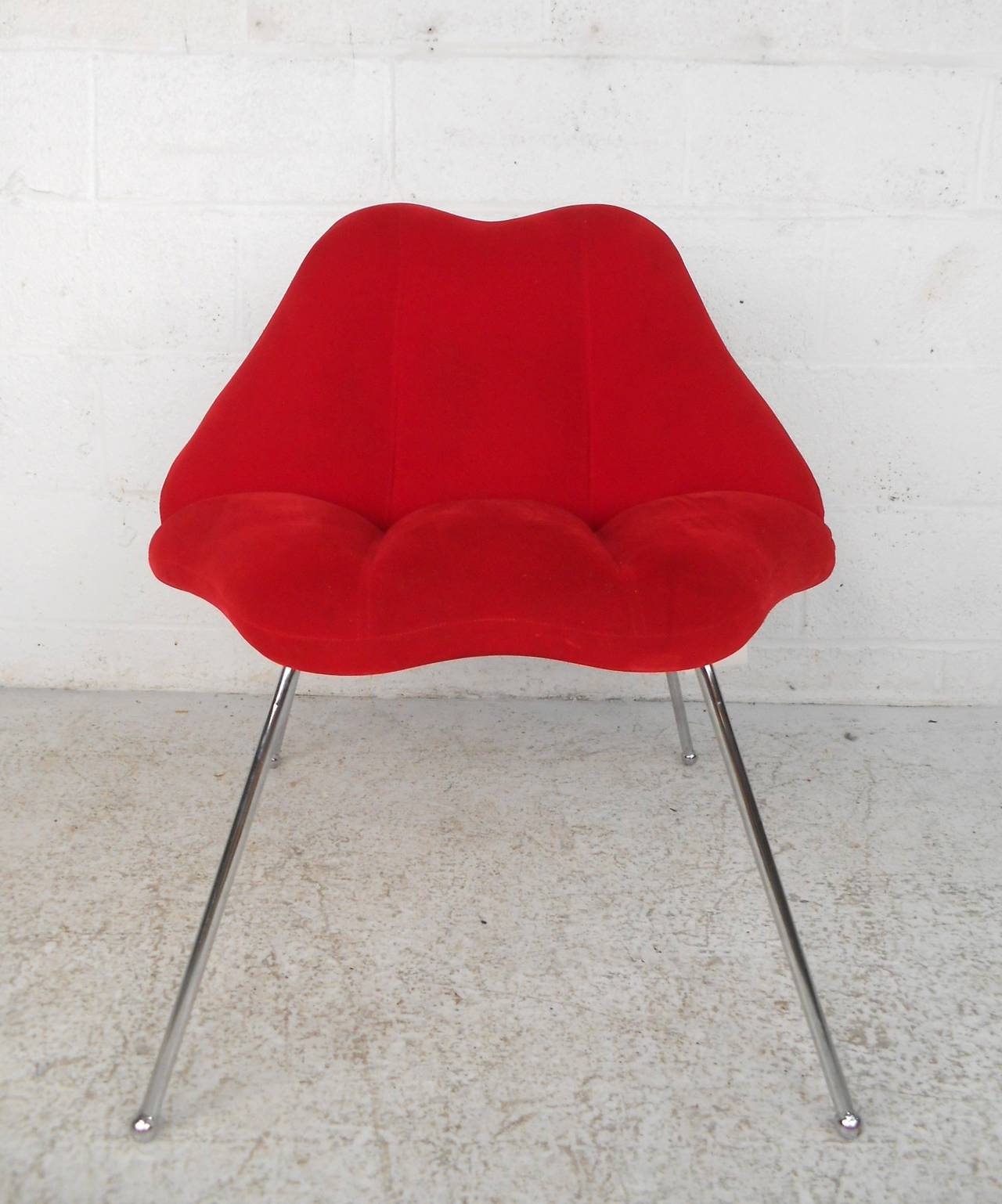 red lips chair