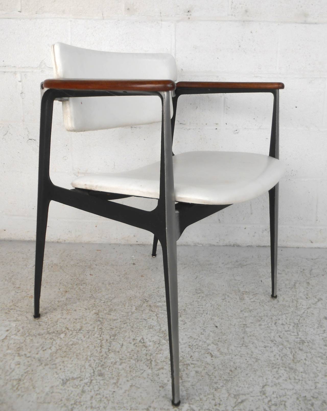 Shelby Williams Gazelle Chair By Crucible Products At 1stdibs