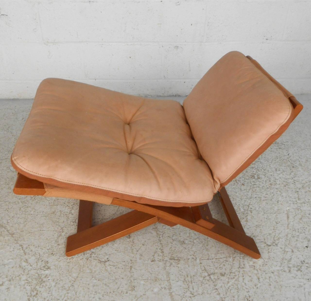 Mid-Century Modern Nelo Mobler Leather Chair & Ottoman In Good Condition In Brooklyn, NY