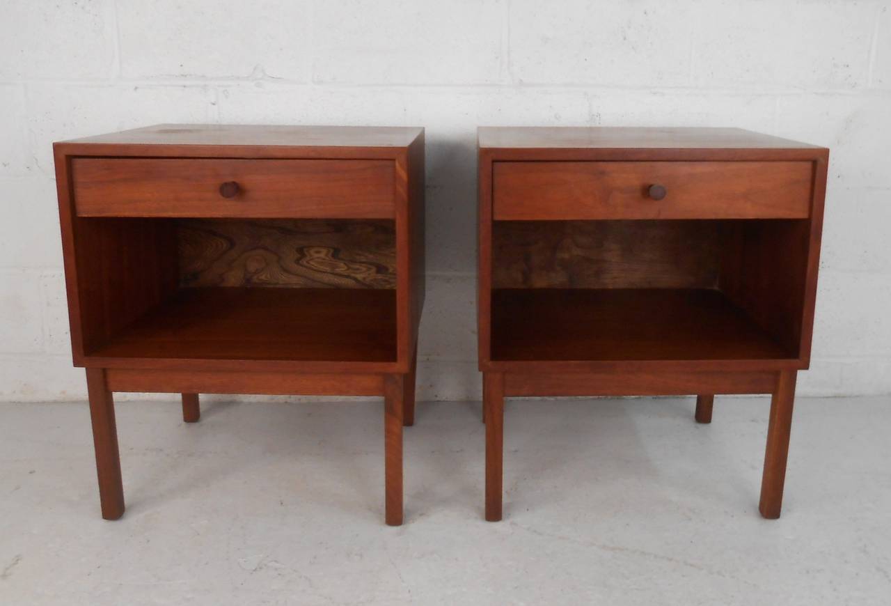 Pair MidCentury Modern Single Drawer Nightstands at 1stdibs