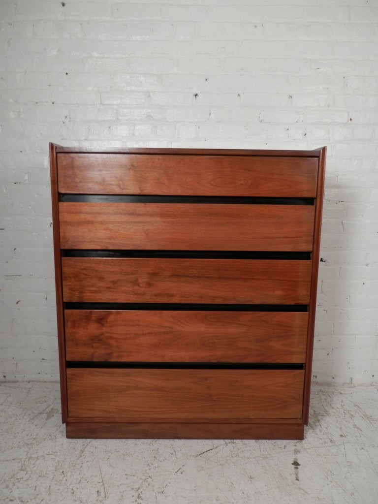 Mid-20th Century Five-Drawer Dresser by Dillingham