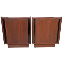 Pair Of Mid Century Modern Nightstands By Dillingham