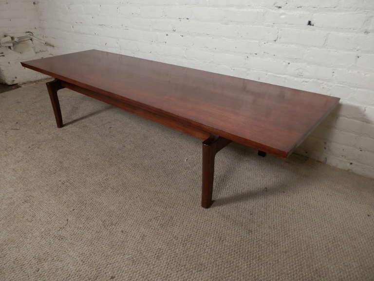Mid-Century Modern Attractive Coffee Table By Nucraft