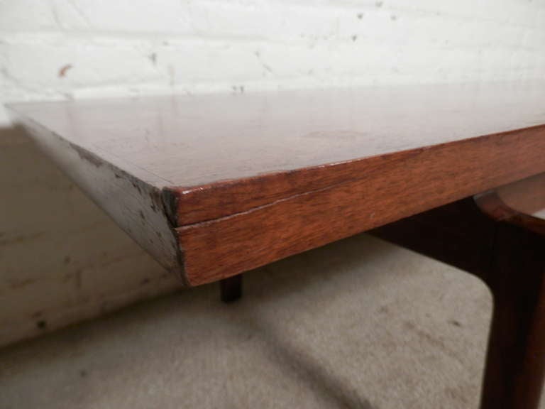 Mid-20th Century Attractive Coffee Table By Nucraft