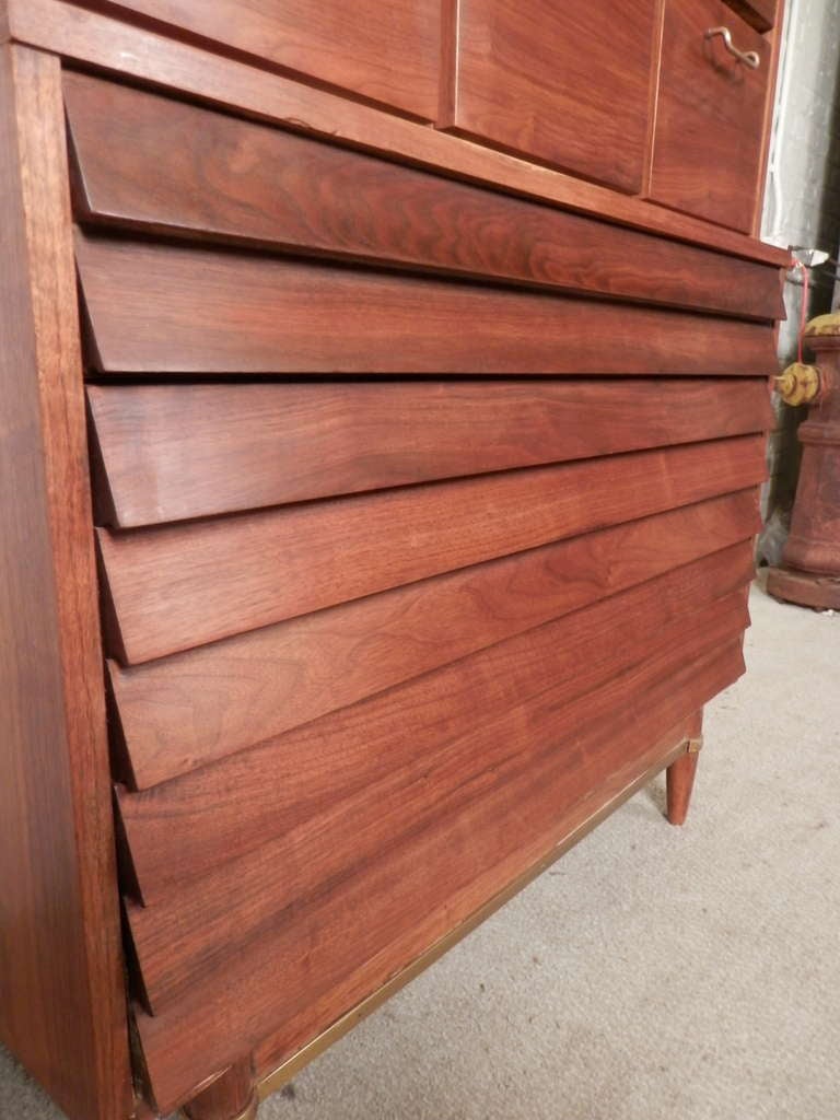 Beautiful Louvered Front Dresser By American Of Martinsville 1
