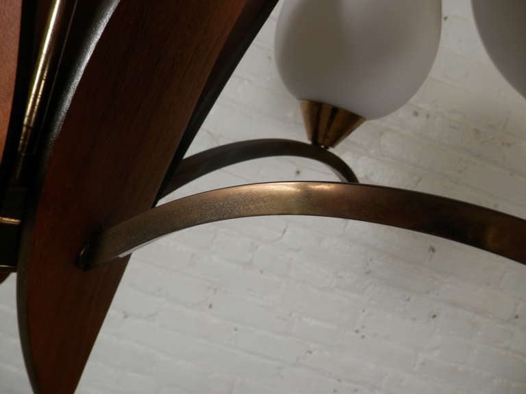 Elegant Mid-Century Chandelier In Good Condition In Brooklyn, NY