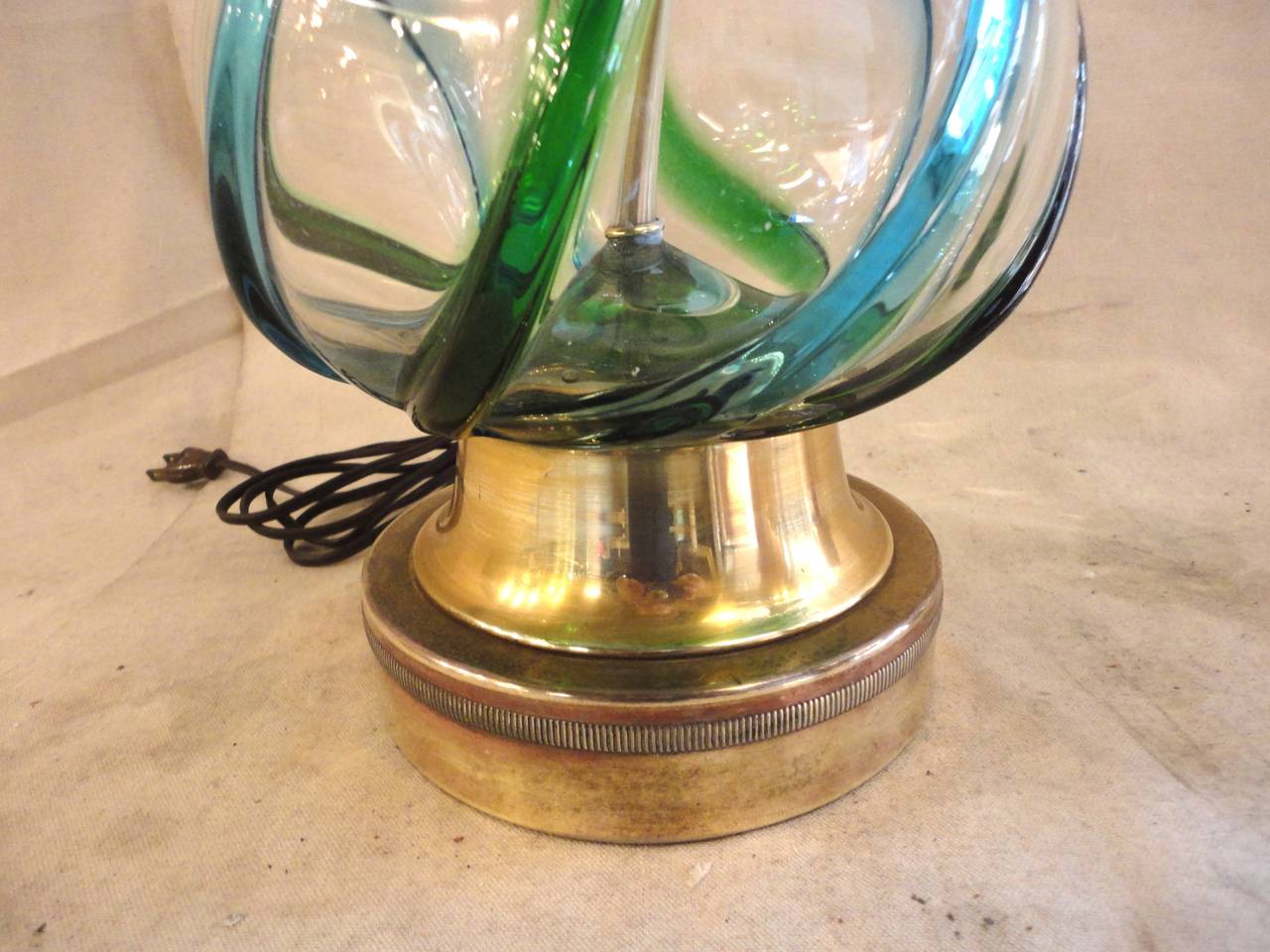 Mid-Century Modern Swirl Glass Murano Lamp In Good Condition In Brooklyn, NY