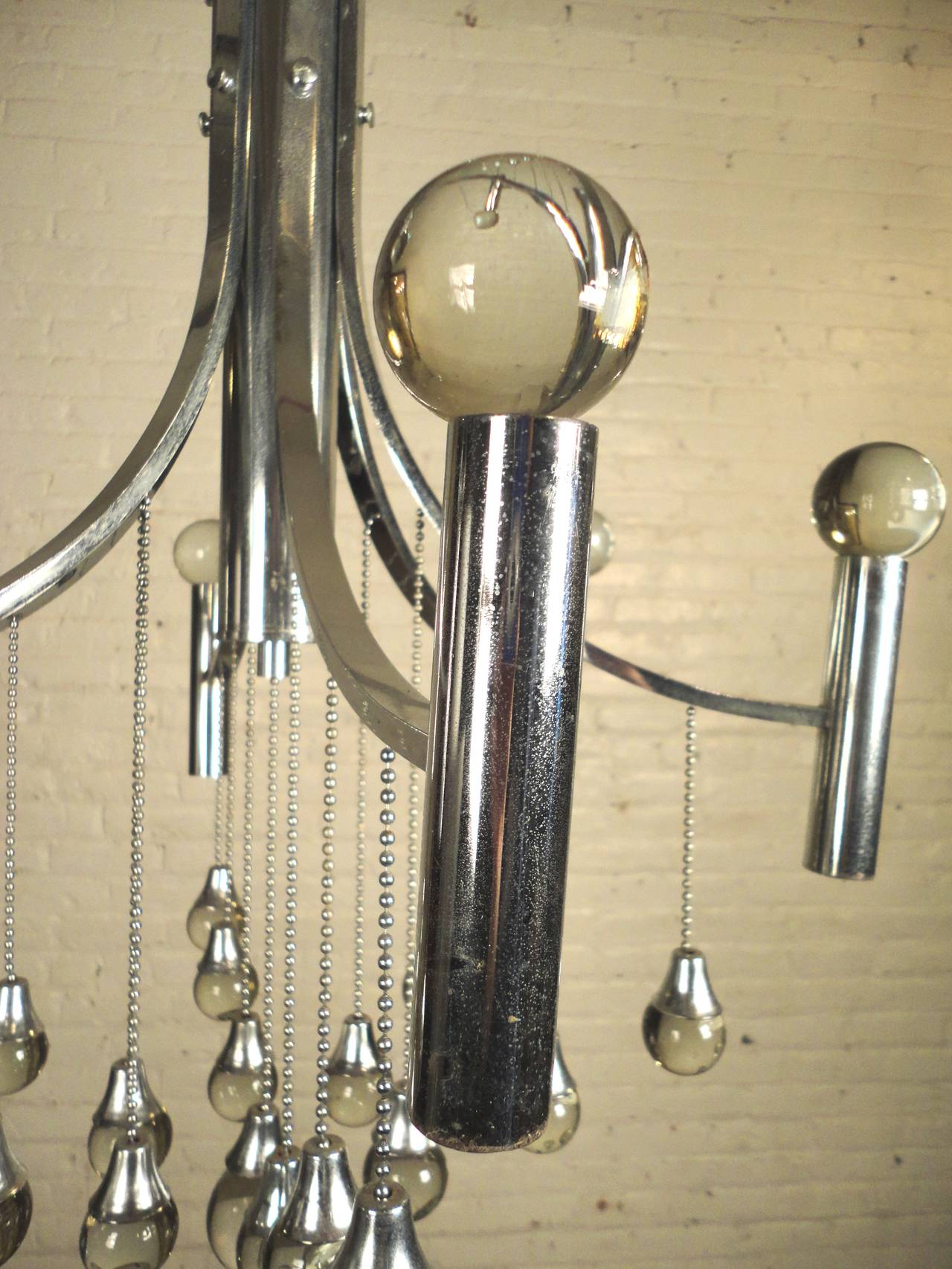 Mid-20th Century Gorgeous Sciolari Chandelier with Glass Ornaments