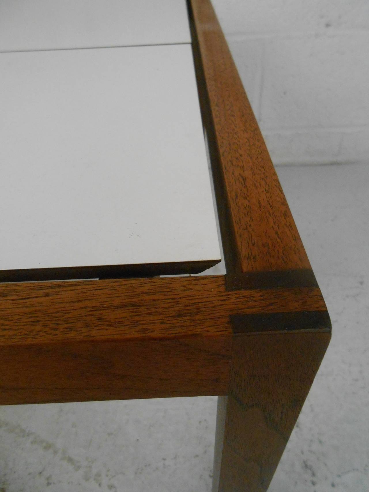 Mid-Century Modern Vintage Modern Knoll Coffee Table, circa 1960s