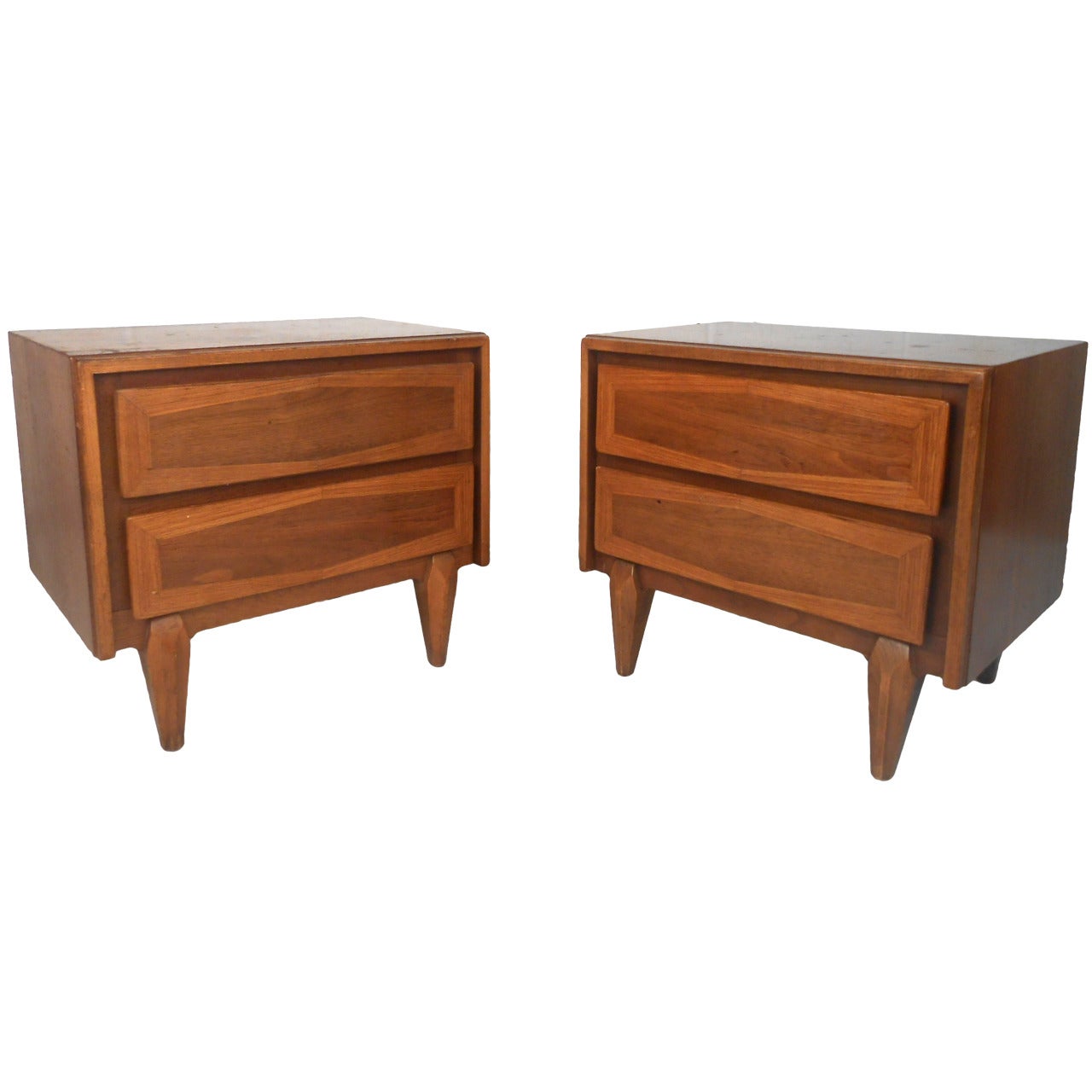 Pair of Mid-Century Modern American of Martinsville Nightstands