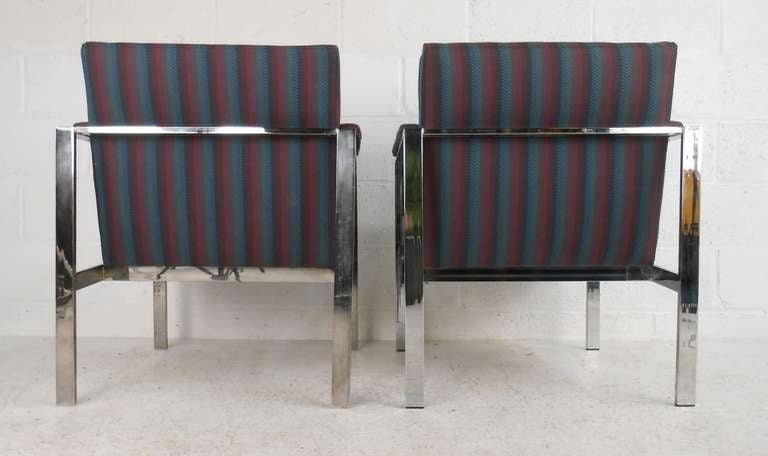 20th Century Pair of Mid-Century Modern Armchairs in the Style of Milo Baughman